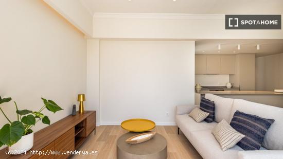 Apartamento de 2 dormitorios en alquiler en Extramurs, Valencia - VALENCIA