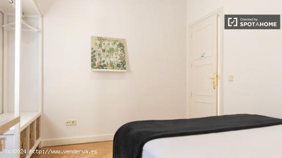 Se alquilan habitaciones en apartamento de 7 dormitorios en Salamanca - MADRID