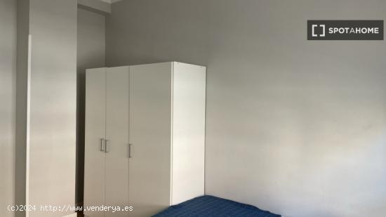 Habitación en piso compartido en Zaragoza - ZARAGOZA