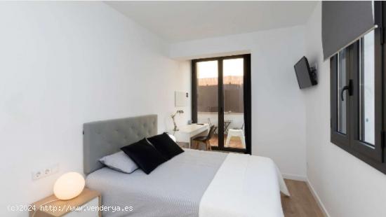  Habitación en piso compartido en L'Hospitalet de Llobregat. - BARCELONA 