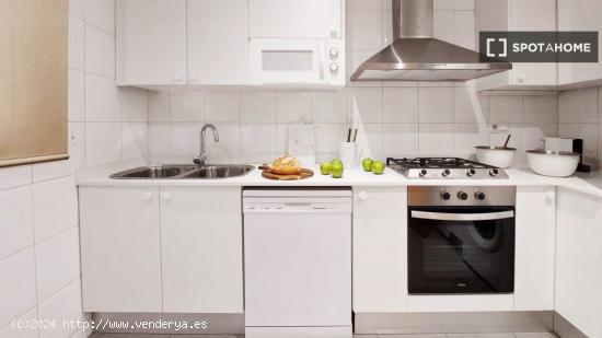 Apartamento entero de 2 dormitorios en Barcelona. - BARCELONA