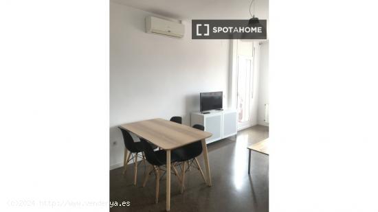 Piso entero de 4 habitaciones en barcelona. - BARCELONA