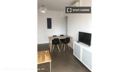 Piso entero de 4 habitaciones en barcelona. - BARCELONA