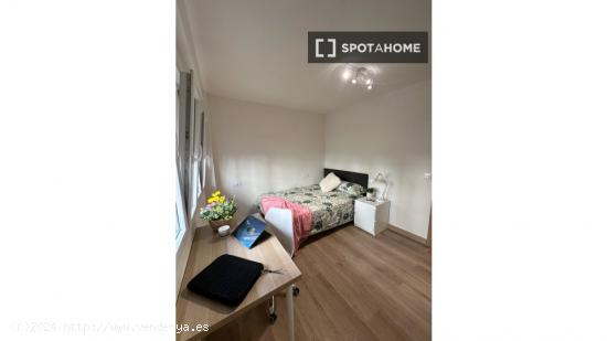 Habitación en piso compartido en Sevilla - SEVILLA