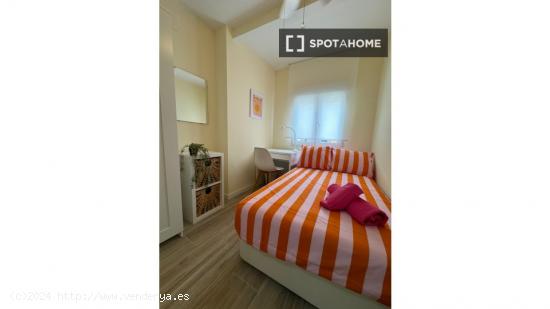 Se alquilan habitaciones en un apartamento de 4 dormitorios en Getafe - MADRID