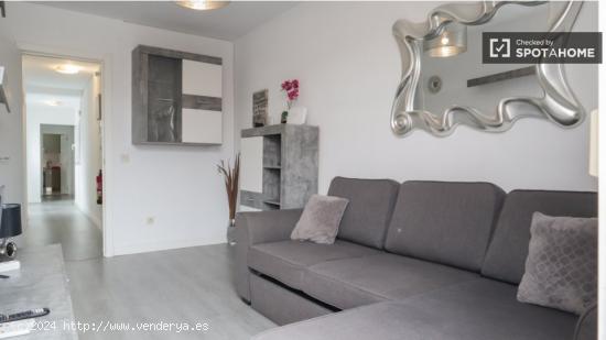 Apartamento de 2 dormitorios con terraza en Madrid centro en alquiler - MADRID