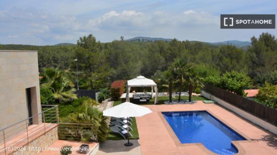 Piso entero de 4 habitaciones en Sant Pere de Ribes - BARCELONA