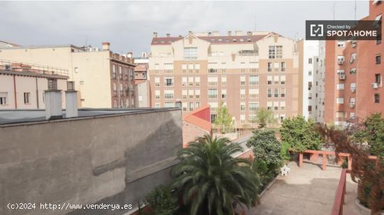 Se alquila habitación en piso compartido en Chamberi, Madrid - MADRID