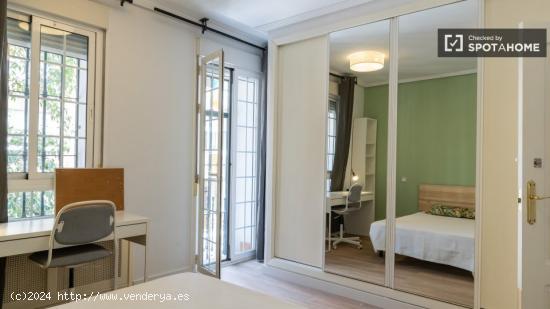 ¡Se alquila habitación en piso compartido de 12 habitaciones en Madrid! - MADRID