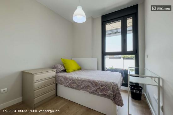  Habitación en piso compartido en barcelona. - BARCELONA 