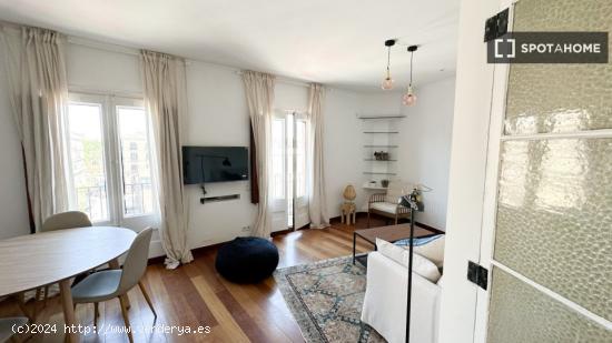 Apartamento entero de 2 dormitorios en Barcelona. - BARCELONA