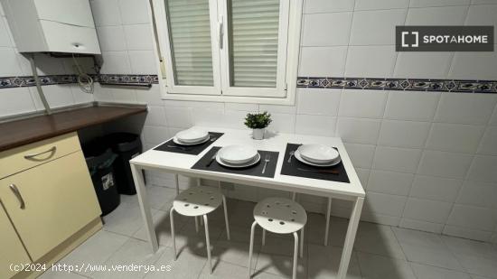 Se alquilan habitaciones en un apartamento de 4 dormitorios en Getafe - MADRID