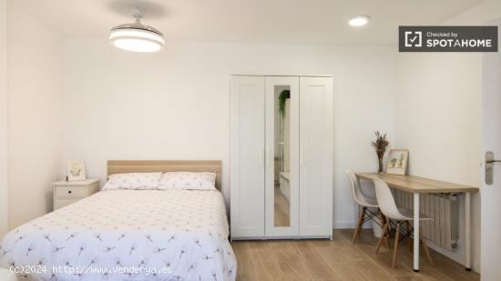 Se alquilan habitaciones en un apartamento de 4 dormitorios en Getafe - MADRID