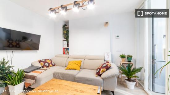 Moderno apartamento junto al Parque de los Pinos - MADRID