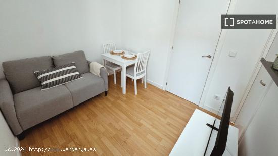 Apartamento de 2 dormitorios en alquiler en Delicias - MADRID