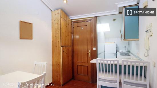 Apartamento tipo estudio en alquiler en Malasana-Universidad - MADRID