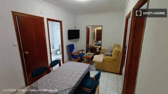 Apartamento entero de 3 dormitorios en Sevilla - SEVILLA