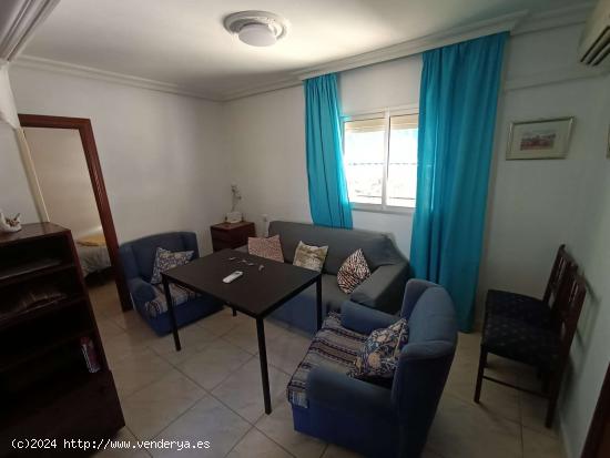  Apartamento entero de 3 dormitorios en Sevilla - SEVILLA 