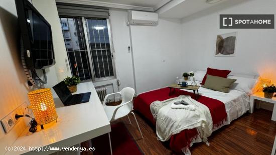 Habitación en piso compartido en madrid. - MADRID