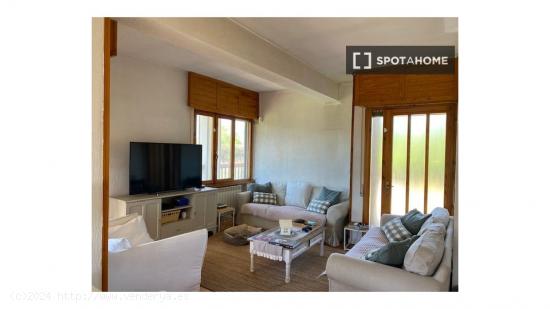 Habitación en piso compartido en Castilla y León - VALLADOLID