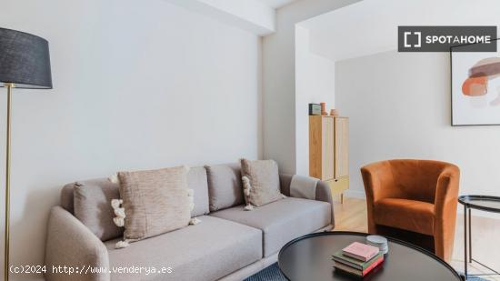 Apartamento de 2 dormitorios en alquiler en Centro - MADRID