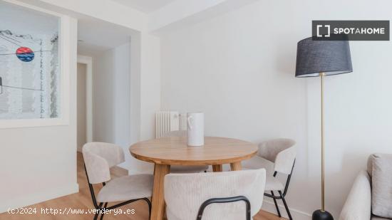 Apartamento de 2 dormitorios en alquiler en Centro - MADRID