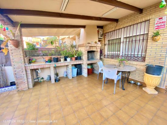  MARAVILLO DUPLEX A LA VENTA EN BIGASTRO, SEMI-NUEVO CON PORCHE, VESTIDOR.. VISITELO!! - ALICANTE 