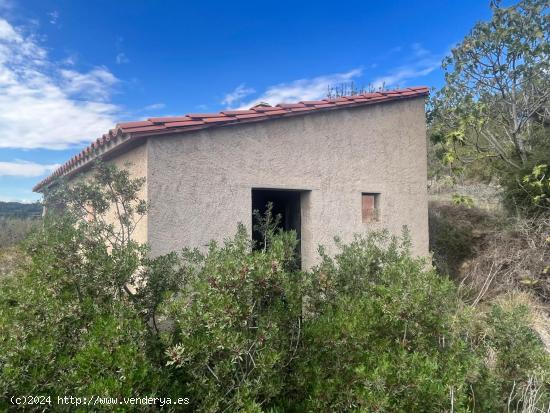 Finca rústica con maset y vista a los puerto de Tortosa - TARRAGONA