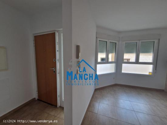 INMOBILIARIA LA MANCHA VENDE ADOSADO DE LUJO EN LA GINETA - ALBACETE