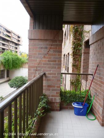  APARTAMENTO EN LA URB.  TRIUNFO JARDIN - GRANADA 