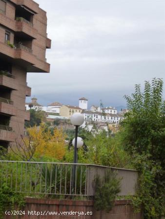 APARTAMENTO EN LA URB.  TRIUNFO JARDIN - GRANADA