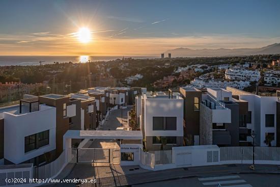 Complejo urbanístico de lujo en Cabopino (Costa del Sol). - MALAGA