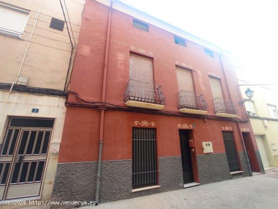  CASA CENTRICA EN ZONA TRANQUILA PARA REFORMAR - ALBACETE 