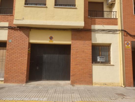  LOCAL DIAFANO DE 160M2 Y PATIO DE 70M2 - ALBACETE 