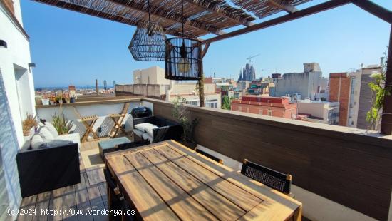 Atico  Duplex con terraza a nivel del salon, VISTAS al mar y a todo Barcelona - BARCELONA