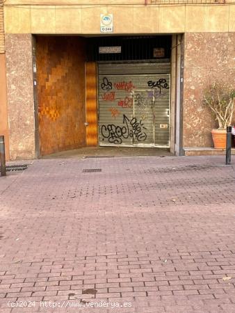 Plaza de parking cercano al metro de Vilapicina - BARCELONA