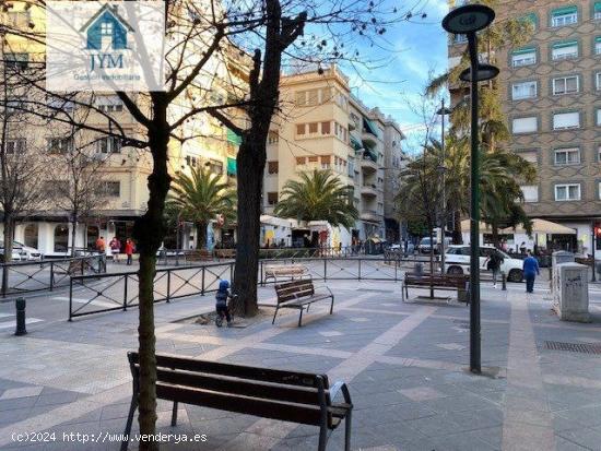 Alquiler de local comercial en Granada, Plaza Menorca - GRANADA