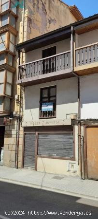  Se vende casa con local comercial en Ampuero - CANTABRIA 