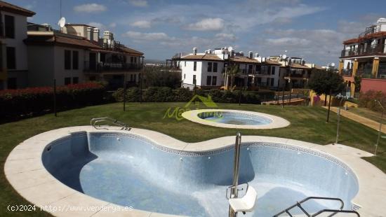 APARTAMENTO URB. LAS ENCINAS DE COSTA ESURI - HUELVA