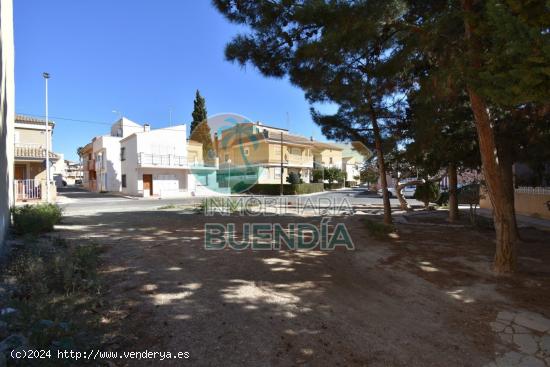 SOLAR DE 120 METROS A 10 MINUTOS ANDANDO DEL PASEO MARÍTIMO - MURCIA