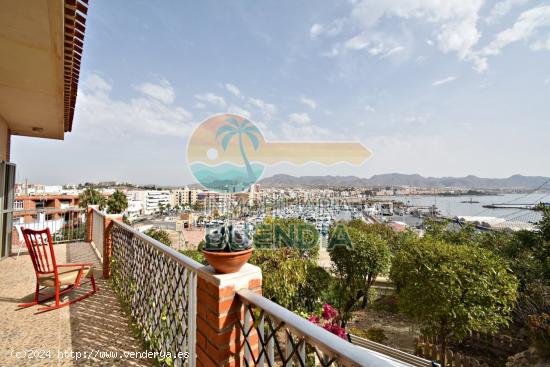 CHALET CON VISTAS AL MAR EN EL FARO - MURCIA