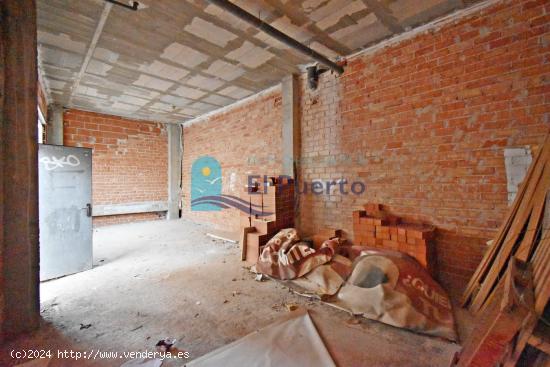 LOCAL COMERCIAL EN ESQUINA EN BUENA ZONA, CERCA DEL PASEO MARÍTIMO - REF 23 - MURCIA