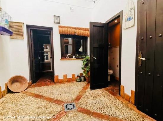 PRECIOSA CASA CON ENCANTO EN LA ZONA DE VALDEOLLEROS - CORDOBA