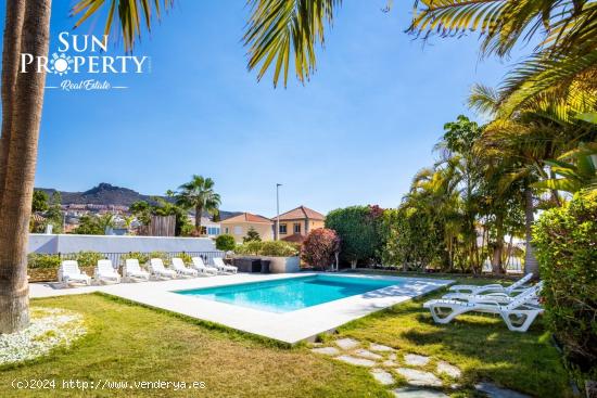 VILLA EN EL MADROÑAL - COSTA ADEJE - SANTA CRUZ DE TENERIFE