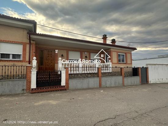 VIVIENDA UNIFAMILIAR AMUEBLADA   A 40 KM DE SALAMANCA  EN PLANTA BAJA CON JARDIN - SALAMANCA