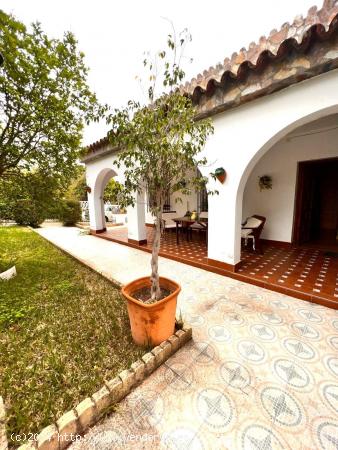 MAGNIFICO CHALET EN VENTA  EN LA URBANIZACION LAS PAJANOSAS GOLF - SEVILLA