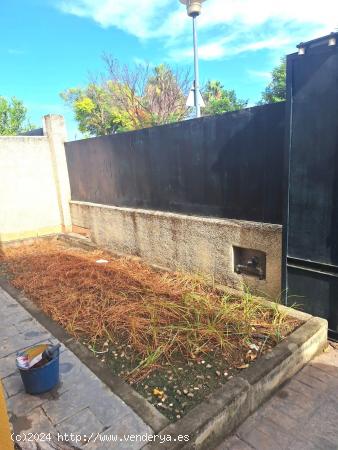 VIVIENDA DE DOS PLANTAS EN LA LOCALIDAD DE VILLAVERDE DEL RÍO, SEVILLA. - SEVILLA