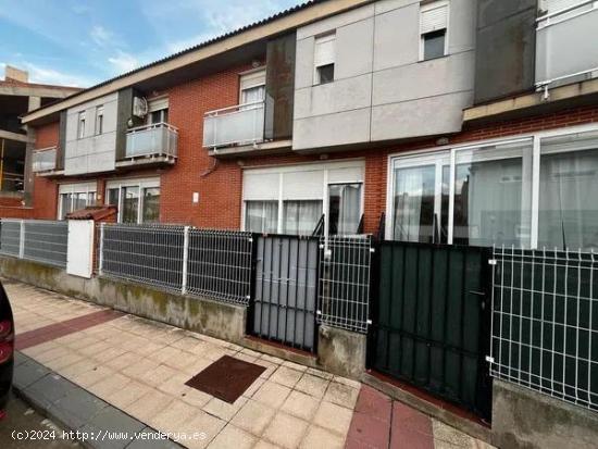 Grandioso Chalet adosado en venta en calle María Agustín - ZARAGOZA