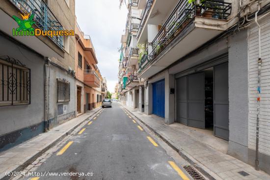 Espacioso local comercial en Zaidín - GRANADA