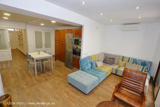 Fantastica casa  muy centrica,  de 4 dormitorios. A tan solo 50 metros del puerto!! - TARRAGONA